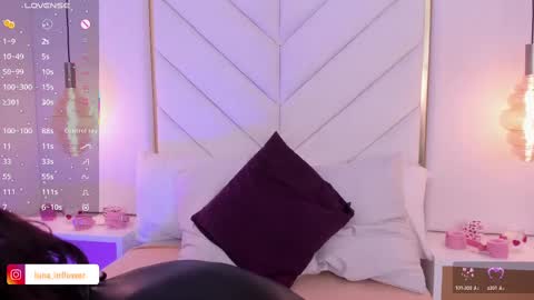 Luna online show from March 4, 2025, 6:50 pm