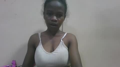 flora48230522373 online show from April 22, 2026, 3:09 am