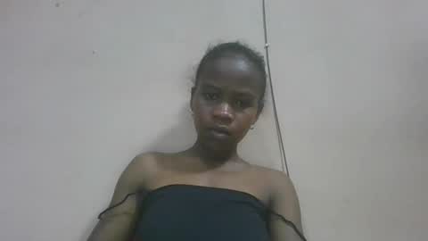 flora48230522373 online show from May 4, 2026, 7:21 pm