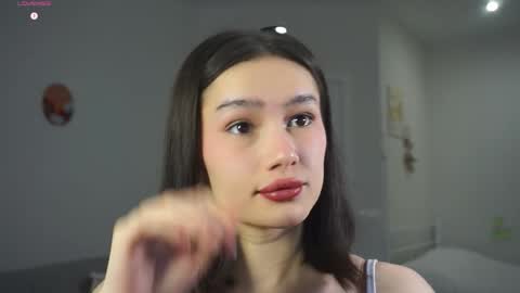 Viola online show from November 18, 2025, 5:12 am