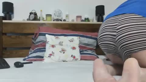 Snapshot of florekmilan chatting on January 5, 2026, 7:50 pm florekmilan online show from January 5, 2026, 7:50 pm