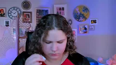 florenceanderson_ online show from September 16, 2025, 8:59 am