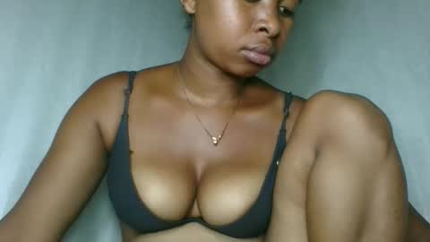 florencia011 online show from December 18, 2025, 9:26 am