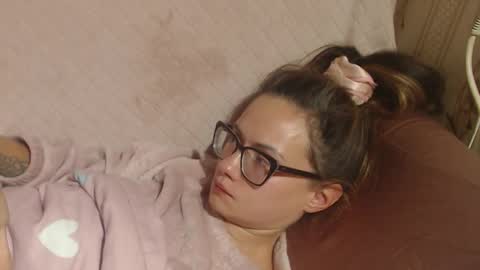 say meow and send tip  online show from October 31, 2025, 11:06 pm