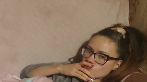 say meow and send tip  online show from November 23, 2025, 6:52 pm