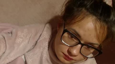 say meow and send tip  online show from October 23, 2025, 8:29 pm