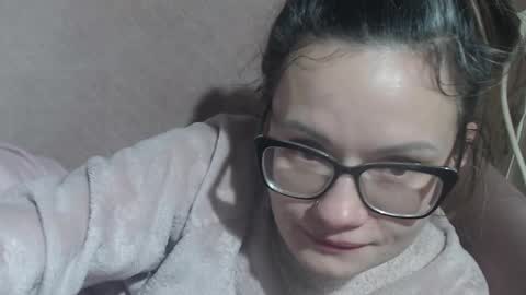 say meow and send tip  online show from February 9, 2026, 8:24 pm