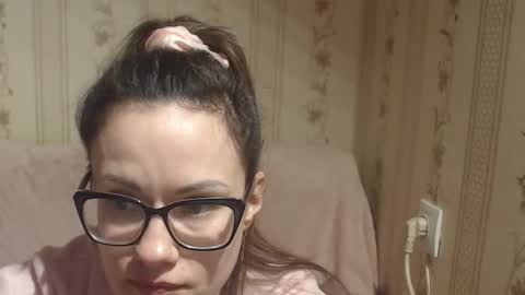 say meow and send tip  online show from February 14, 2026, 12:35 pm