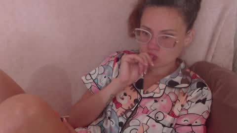 say meow and send tip  online show from May 24, 2026, 7:46 am