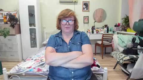 Snapshot of flowerlover8 chatting on December 5, 2025, 5:31 pm Flowerlower online show from December 5, 2025, 5:31 pm