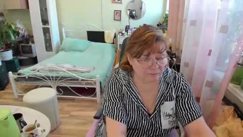 Snapshot of flowerlover8 chatting on February 1, 2026, 7:18 am Flowerlower online show from February 1, 2026, 7:18 am