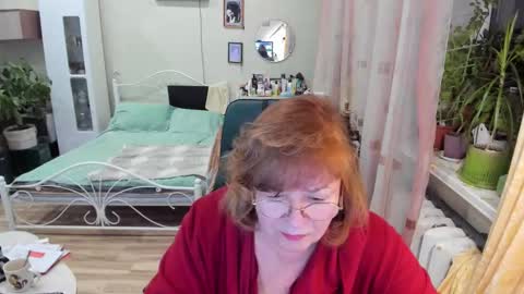 Snapshot of flowerlover8 chatting on February 4, 2026, 6:25 pm Flowerlower online show from February 4, 2026, 6:25 pm