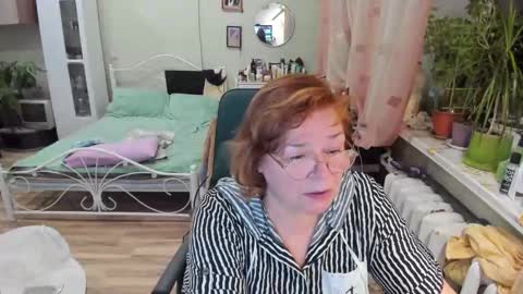 Snapshot of flowerlover8 chatting on February 5, 2026, 6:56 pm Flowerlower online show from February 5, 2026, 6:56 pm