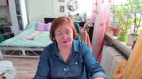 Snapshot of flowerlover8 chatting on February 19, 2026, 10:11 am Flowerlower online show from February 19, 2026, 10:11 am