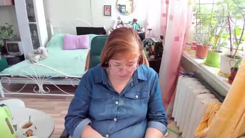 Snapshot of flowerlover8 chatting on February 20, 2026, 9:21 am Flowerlower online show from February 20, 2026, 9:21 am