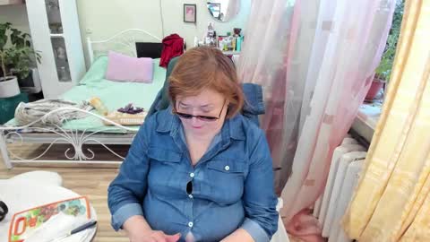 Snapshot of flowerlover8 chatting on February 27, 2026, 2:17 pm Flowerlower online show from February 27, 2026, 2:17 pm