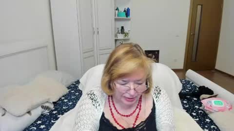 Flowerlower online show from May 3, 2026, 6:25 pm
