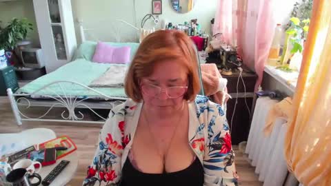 Flowerlower online show from May 27, 2026, 11:51 am