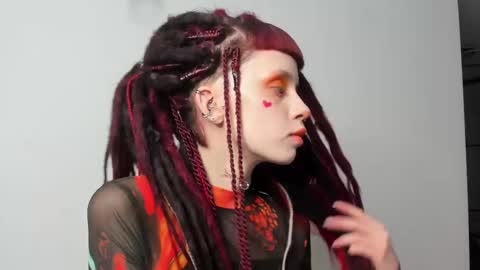 Flower online show from March 2, 2025, 3:27 pm