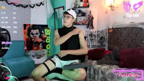 flowers109 online show from October 25, 2025, 10:48 pm