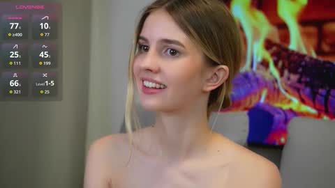 Snapshot of fluffy_angel chatting on December 4, 2025, 6:16 pm Adeline online show from December 4, 2025, 6:16 pm