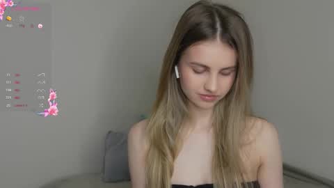 Snapshot of fluffy_angel chatting on January 11, 2026, 9:25 am Adeline online show from January 11, 2026, 9:25 am