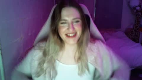 Flux online show from November 12, 2025, 2:06 pm