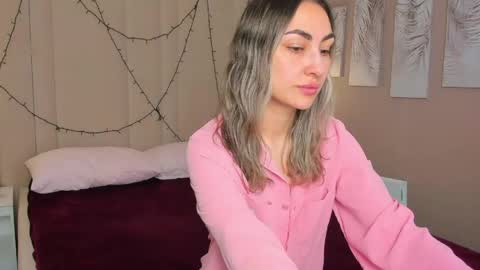fly_ari online show from June 5, 2026, 1:56 am