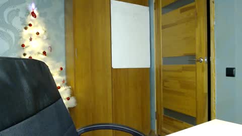 Molli  Ready for any play with you. Hottest show in pvt  Help a student earn big tokens  online show from January 25, 2025, 7:39 pm