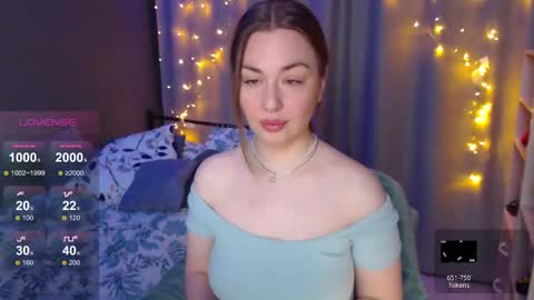 Julia online show from December 7, 2024, 11:34 pm