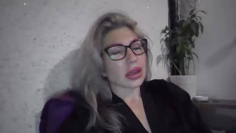 Snapshot of fox_red_lady7 chatting on November 12, 2025, 8:30 pm fox_red_lady7 online show from November 12, 2025, 8:30 pm