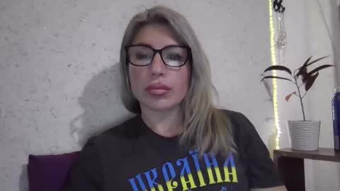 Snapshot of fox_red_lady7 chatting on January 9, 2026, 4:43 pm fox_red_lady7 online show from January 9, 2026, 4:43 pm