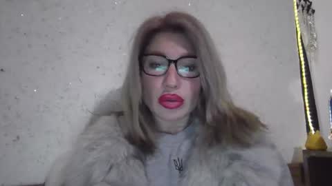 fox_red_lady7 online show from February 12, 2026, 3:40 pm