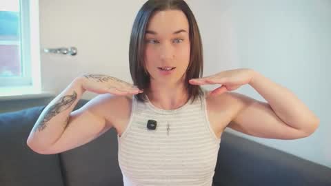 Em      online show from September 28, 2025, 5:18 pm