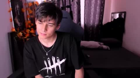 Foxicfu online show from December 4, 2025, 8:12 am