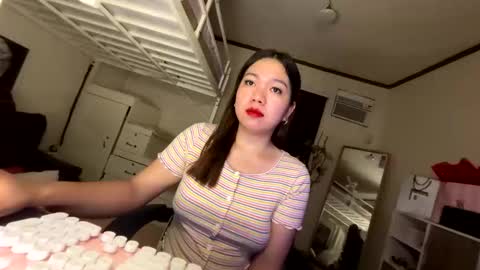 Snapshot of foxieeealona chatting on May 26, 2026, 7:04 am Alicia Baby online show from May 26, 2026, 7:04 am