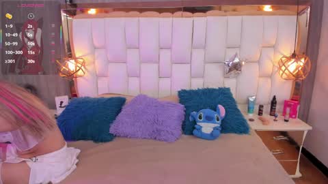 Foxxy  online show from March 30, 2026, 4:41 pm