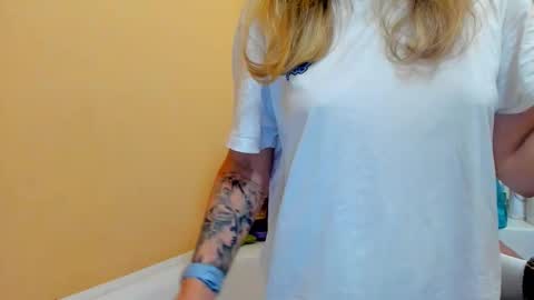 Foxy online show from October 9, 2025, 12:19 am