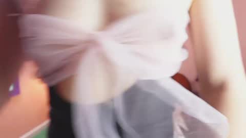 Miss Evans online show from April 1, 2026, 6:05 pm