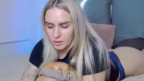 Foxy Kimmi online show from January 18, 2026, 6:17 am