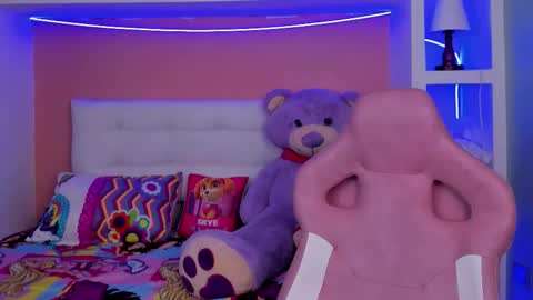 Loren online show from March 14, 2026, 11:04 am