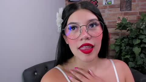 Loren online show from April 8, 2026, 11:10 am