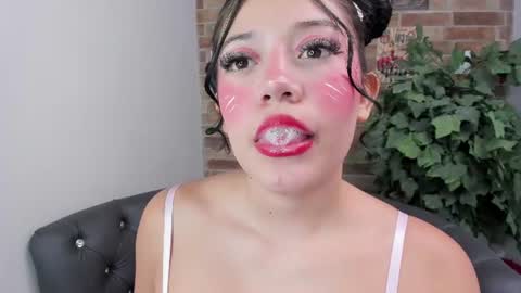 Snapshot of foxy_loren chatting on June 27, 2026, 12:22 pm Loren online show from June 27, 2026, 12:22 pm
