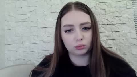 Snapshot of foxyflaree chatting on January 17, 2026, 3:17 pm Alice online show from January 17, 2026, 3:17 pm