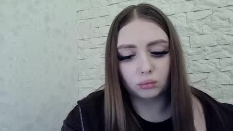 Snapshot of foxyflaree chatting on March 1, 2026, 4:20 pm Alice online show from March 1, 2026, 4:20 pm