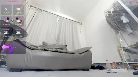 yiyi online show from March 12, 2026, 8:09 am