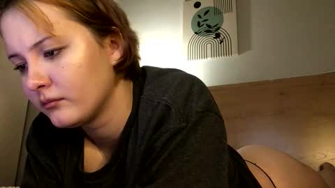 foxykatexo online show from April 17, 2026, 3:04 pm