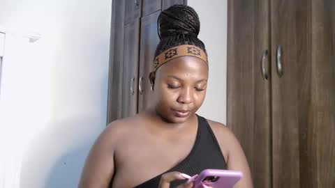 Kayla online show from December 1, 2025, 12:26 am