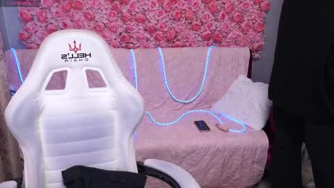 Maya online show from April 13, 2026, 4:18 am