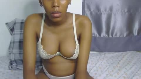 foxypennyy online show from October 19, 2025, 8:53 pm